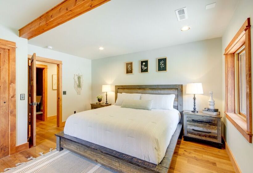 Xc Ski/snowshoe In/out: Secluded Cabin W/ Hot Tub!