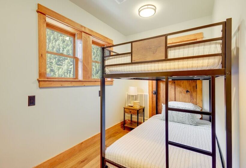 Xc Ski/snowshoe In/out: Secluded Cabin W/ Hot Tub!