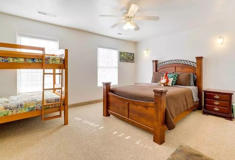 Spacious Hildale House W/ Large Deck!