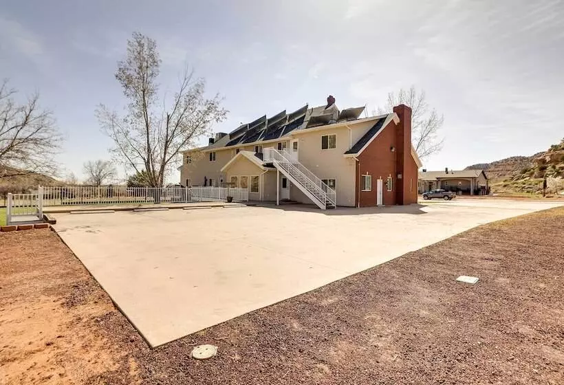 Spacious Hildale House W/ Large Deck!
