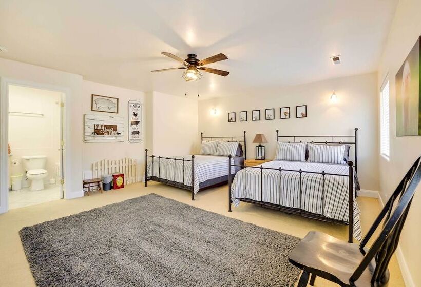 Spacious Hildale House W/ Large Deck!