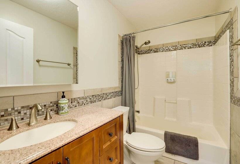 Spacious Hildale House W/ Large Deck!