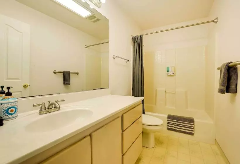 Spacious Hildale House W/ Large Deck!