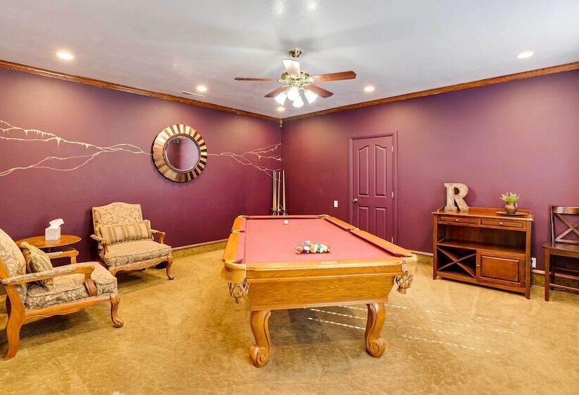 Spacious Hildale House W/ Large Deck!