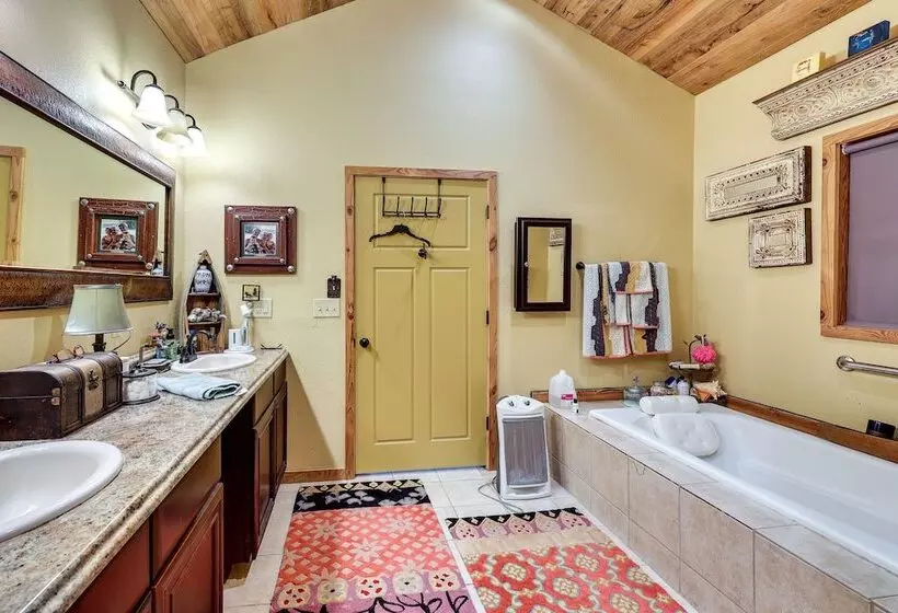 Spacious Riverfront Cabin Near Local Attractions!