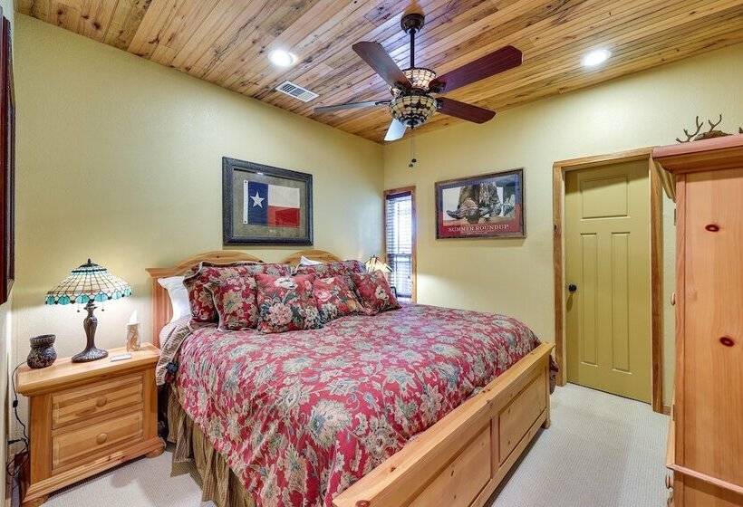 Spacious Riverfront Cabin Near Local Attractions!