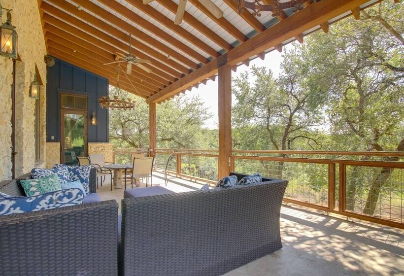 Sprawling Austin Estate W/ Pool & Fire Pit