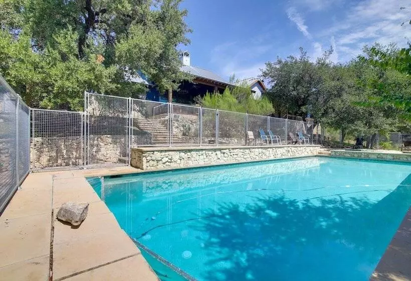 Sprawling Austin Estate W/ Pool & Fire Pit