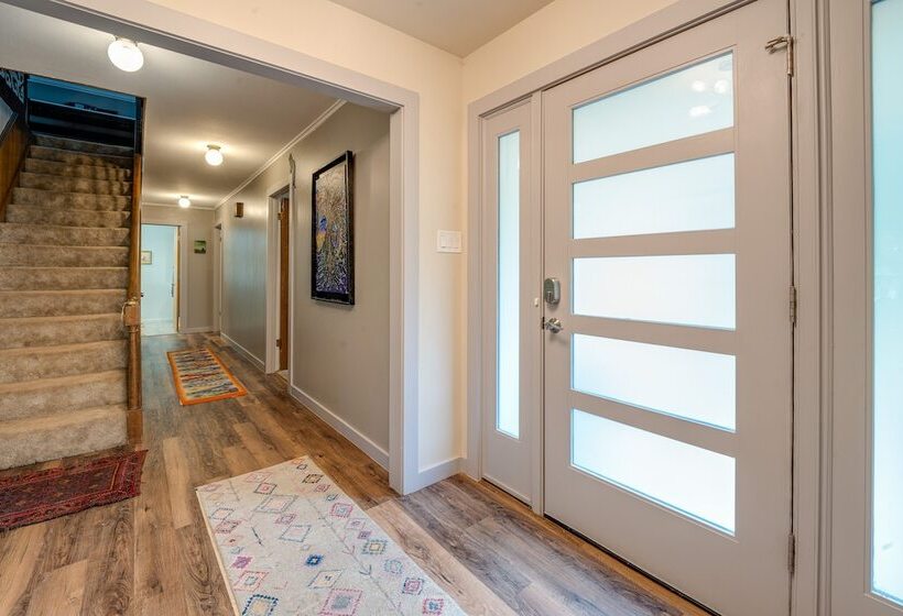 Texas Retreat W/ Deck, Grill & Spacious Yard!