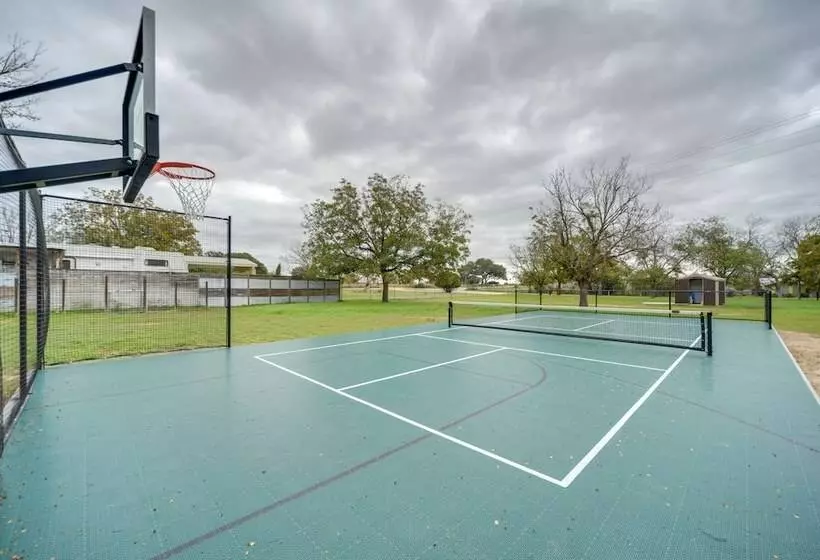 Texas Wine Country Home On 3 Acres!