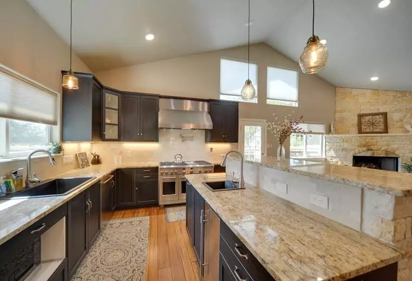 Texas Wine Country Home On 3 Acres!
