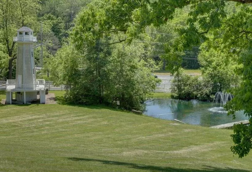 The Windmill House  W/ Pond: 9 Mi To Dayton!
