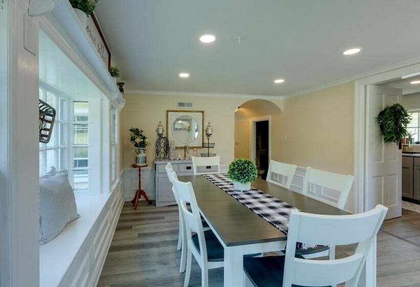 The Windmill House  W/ Pond: 9 Mi To Dayton!