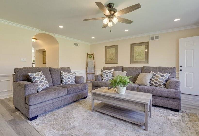 The Windmill House  W/ Pond: 9 Mi To Dayton!