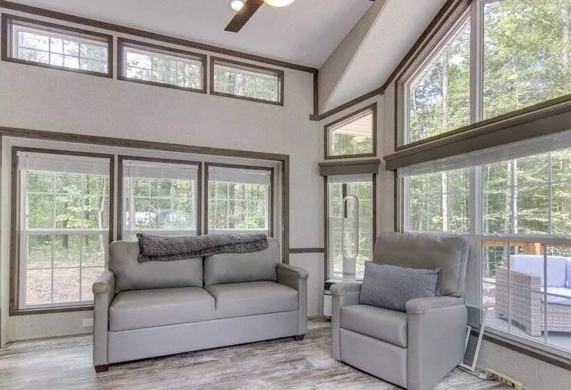 Tree Lined Cabin W/ Grill In Penrose!