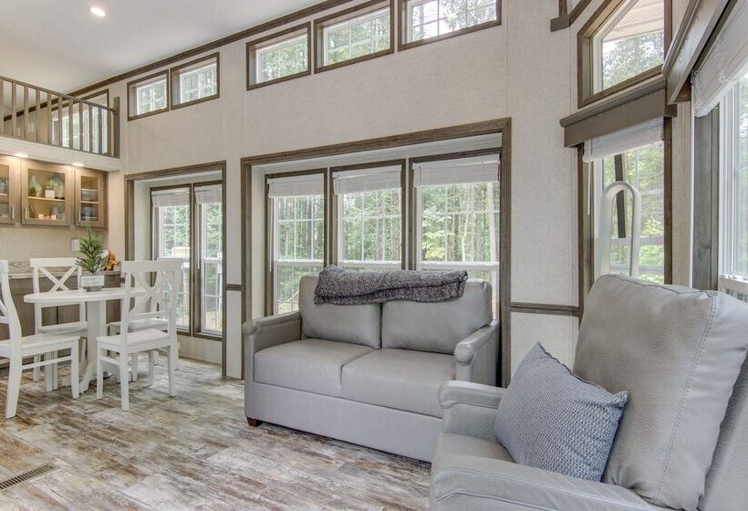 Tree Lined Cabin W/ Grill In Penrose!