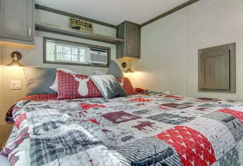 Tree Lined Cabin W/ Grill In Penrose!