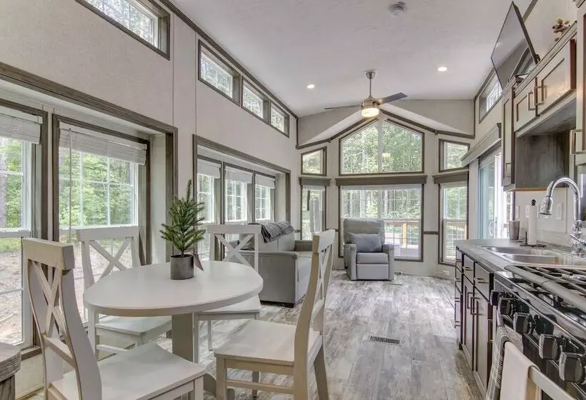 Tree Lined Cabin W/ Grill In Penrose!