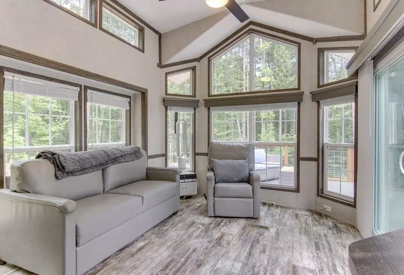 Tree Lined Cabin W/ Grill In Penrose!