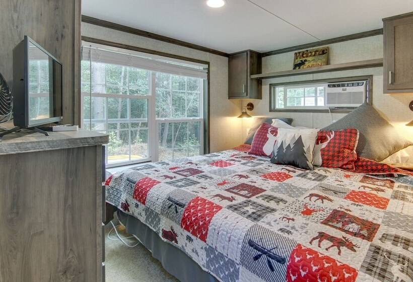 Tree Lined Cabin W/ Grill In Penrose!