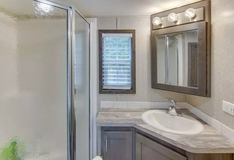 Tree Lined Cabin W/ Grill In Penrose!