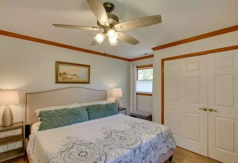 Waterfront Home Near Wilson Lake W/ Covered Porch!