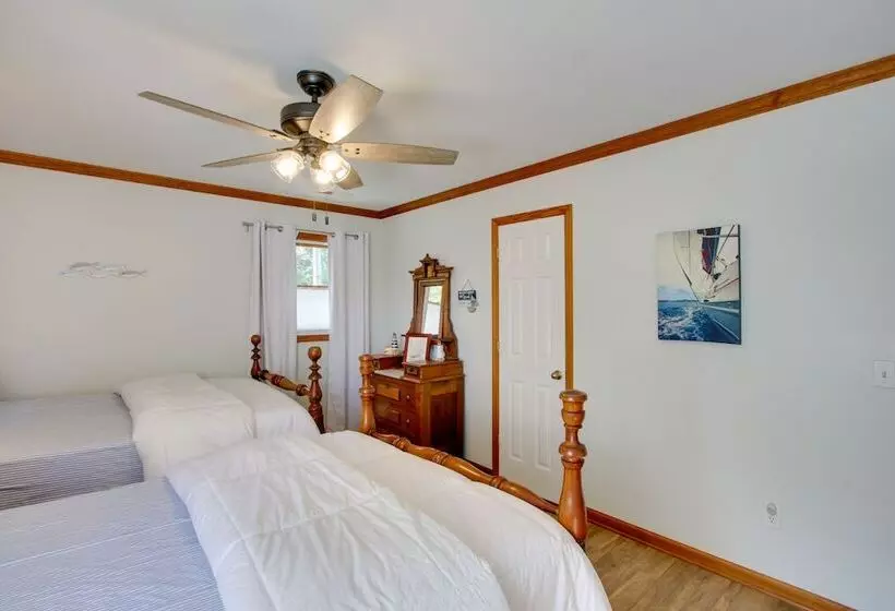 Waterfront Home Near Wilson Lake W/ Covered Porch!