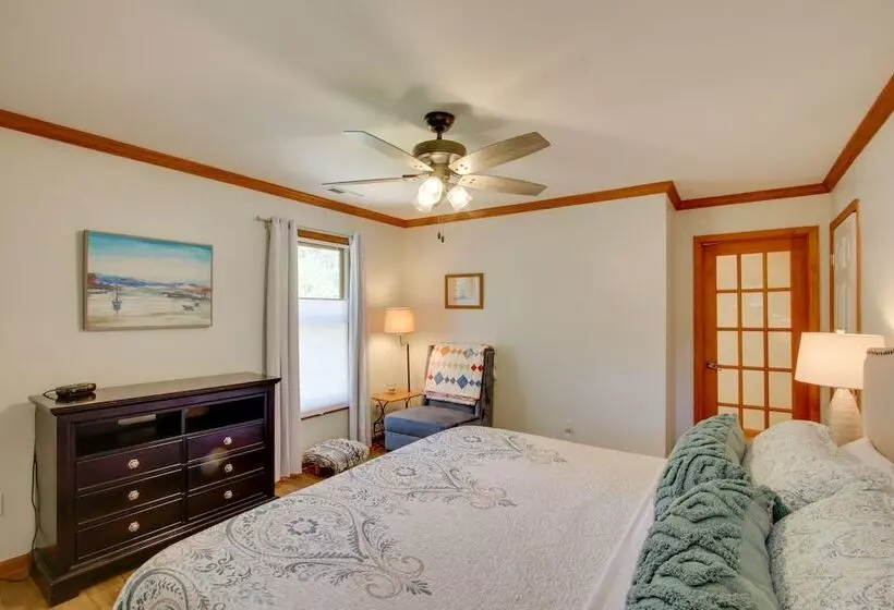 Waterfront Home Near Wilson Lake W/ Covered Porch!