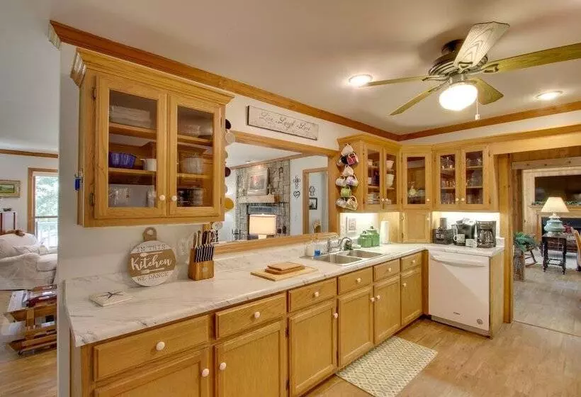 Waterfront Home Near Wilson Lake W/ Covered Porch!