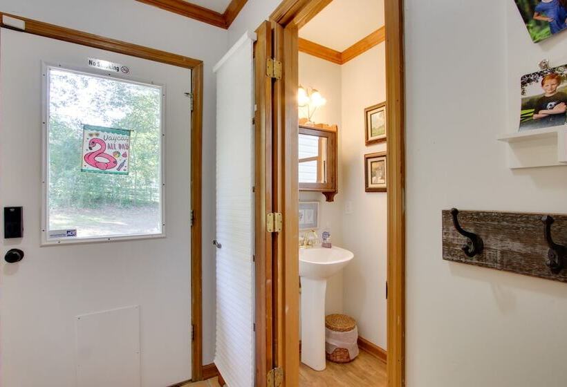 Waterfront Home Near Wilson Lake W/ Covered Porch!