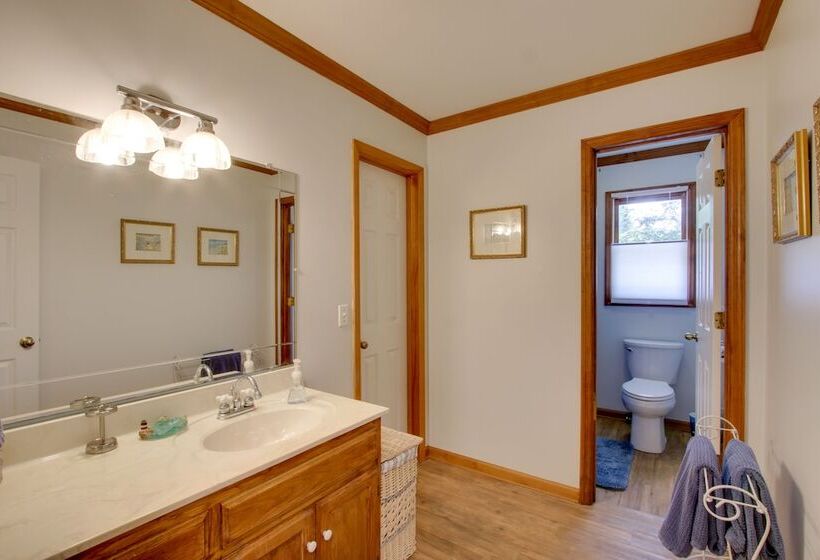 Waterfront Home Near Wilson Lake W/ Covered Porch!