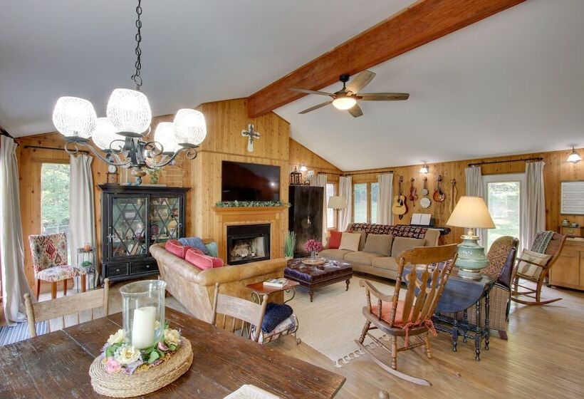 Waterfront Home Near Wilson Lake W/ Covered Porch!