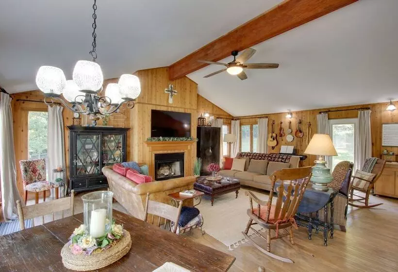 Waterfront Home Near Wilson Lake W/ Covered Porch!