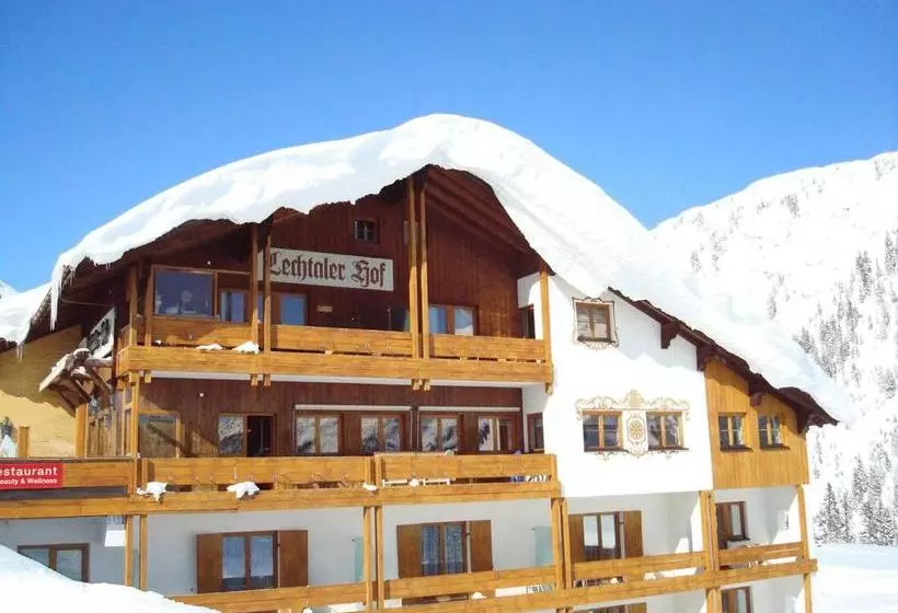 ホテル Boutique Lechtalerhof