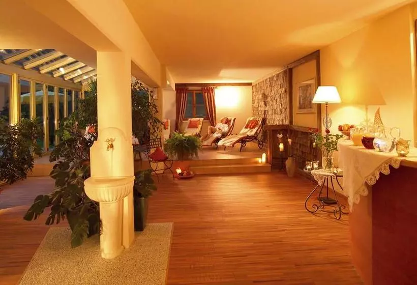 ホテル Boutique Lechtalerhof