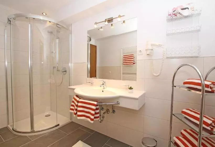 ホテル Appartements Sailer