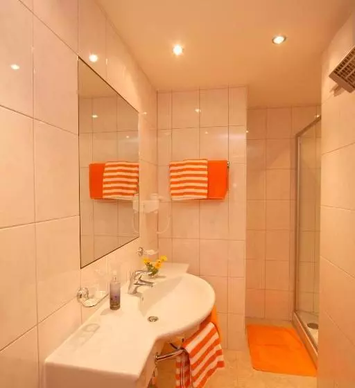 ホテル Appartements Sailer