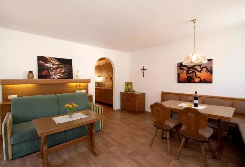 ホテル Appartements Sailer