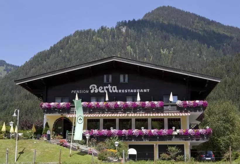 هتل Pension & Restaurant Berta Xo