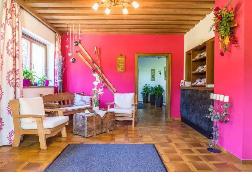 هتل Pension & Restaurant Berta Xo