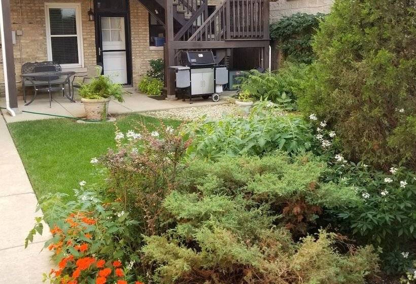 فندق Chicago Guest House On Henderson Street