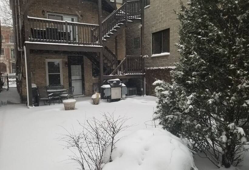 فندق Chicago Guest House On Henderson Street