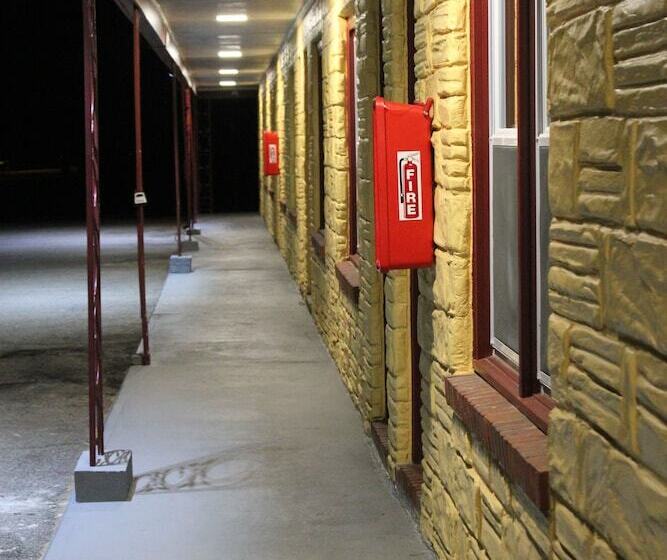 Отель Driftwood Inn