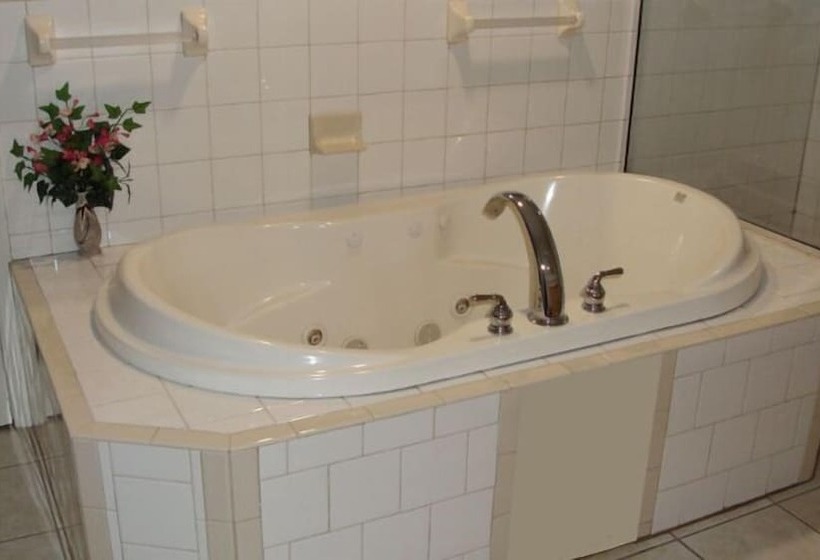 Отель Driftwood Inn