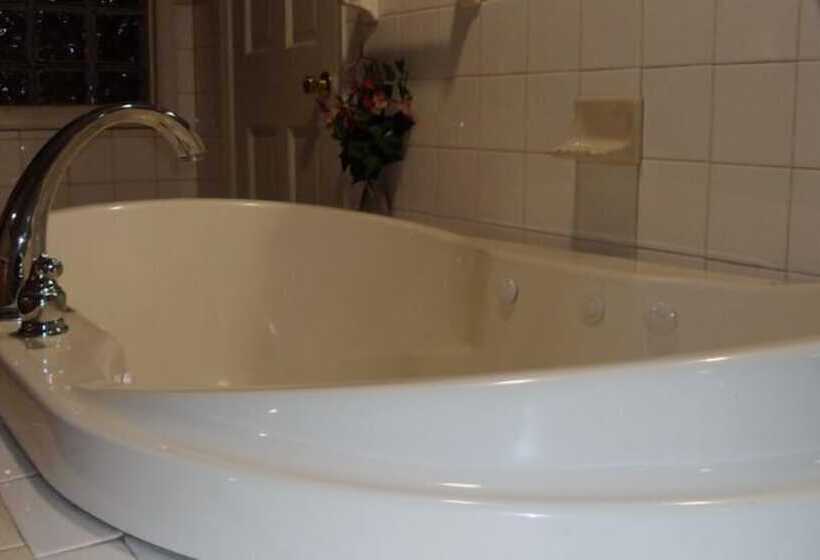 Отель Driftwood Inn