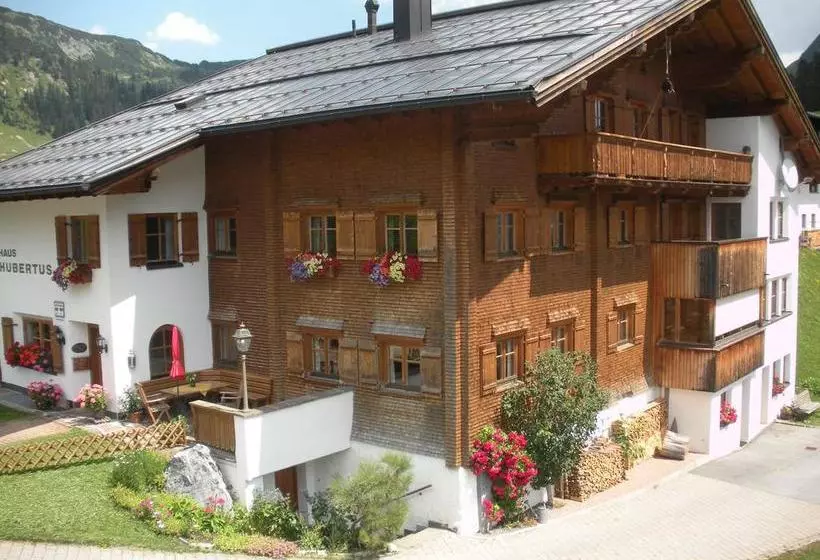 هتل Haus Hubertus