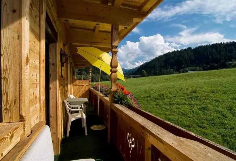 هتل Haus Schatzbergblick