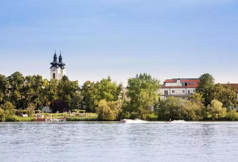 Hotelli Nibelungenhof