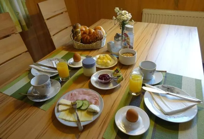ホテル Pension Haus Romy