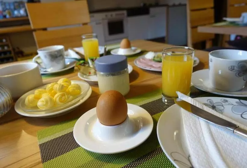 ホテル Pension Haus Romy